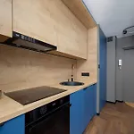 Modern With Ac And Next To The Metro By Renters Apartment *