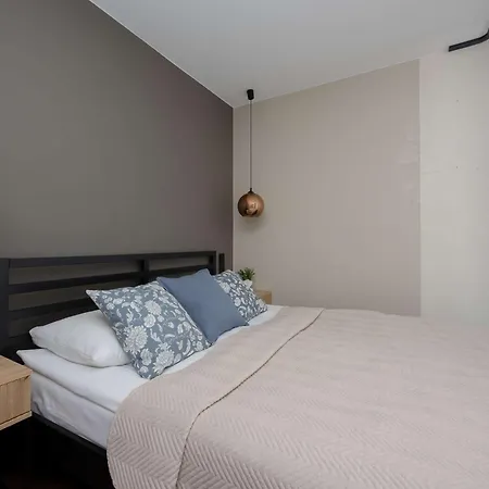 Daire Modern With Ac And Next To The Metro By Renters