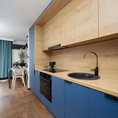 Appartement Modern With Ac And Next To The Metro By Renters Varsovie