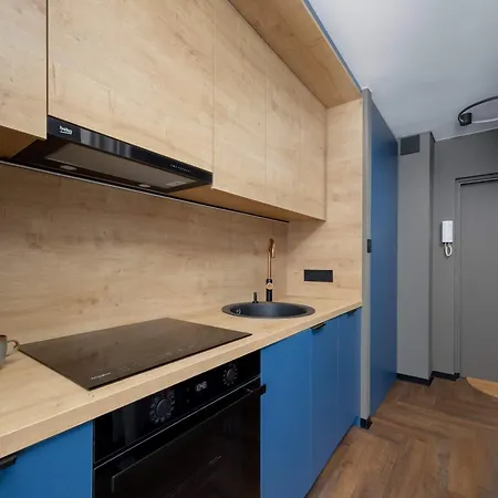 Modern With Ac And Next To The Metro By Renters דירה *