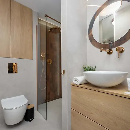 Modern With Ac And Next To The Metro By Renters * ורשה